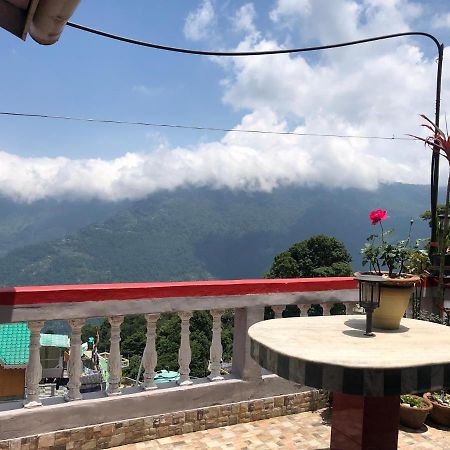 Raibas Homestay ダージリン エクステリア 写真