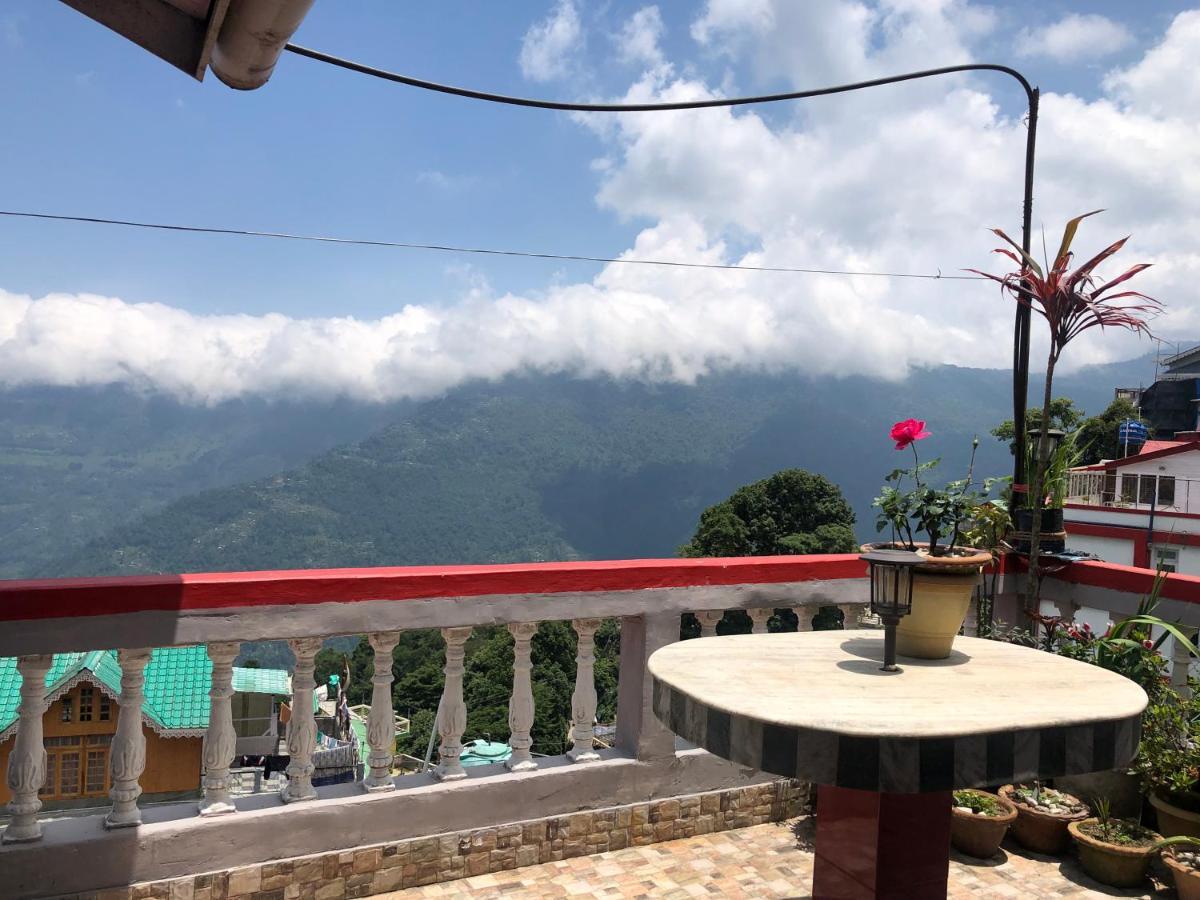 Raibas Homestay ダージリン エクステリア 写真